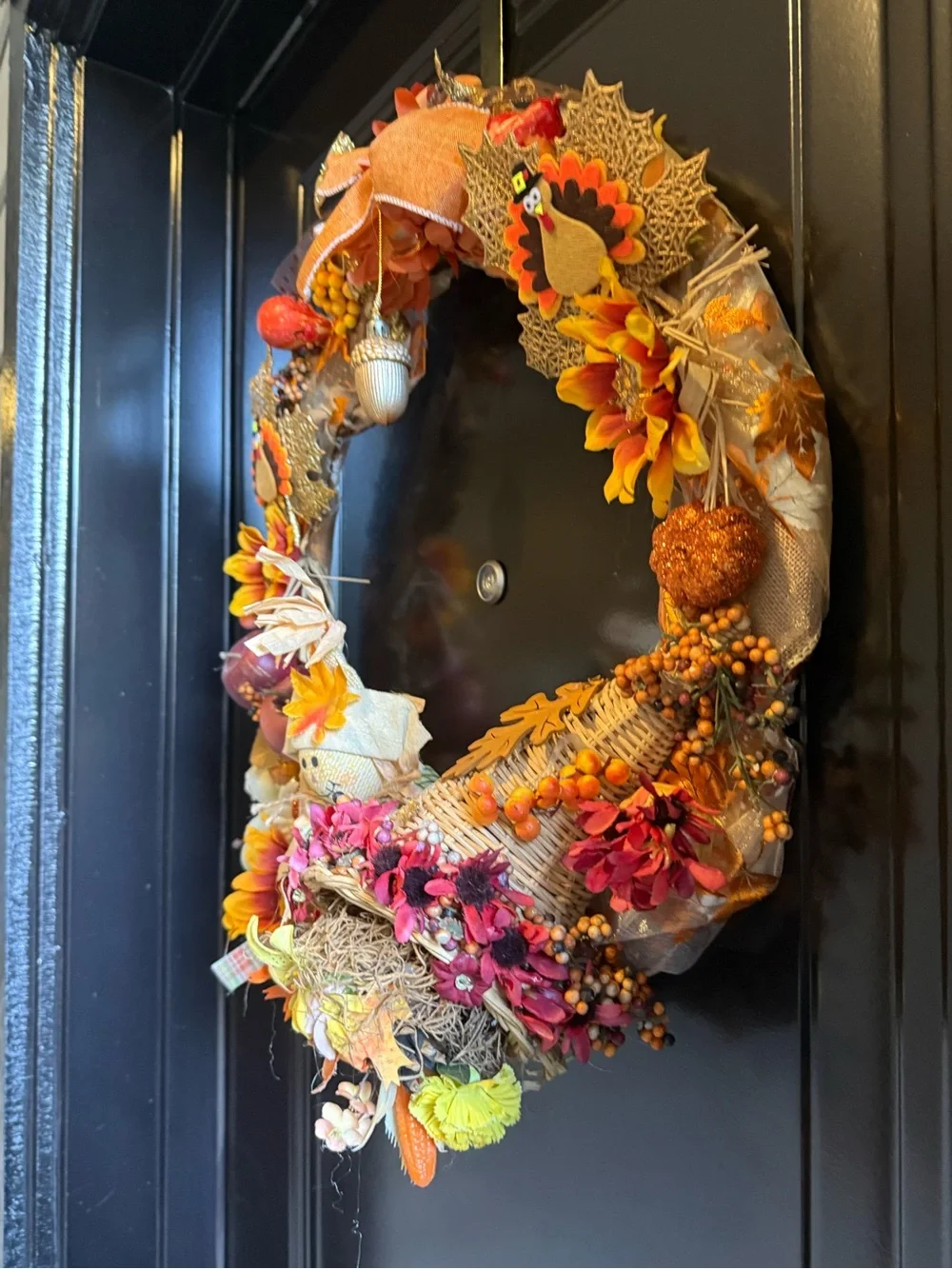 Cute Fall Thanksgiving Wreath 22” + Two Wreath Storage Bags